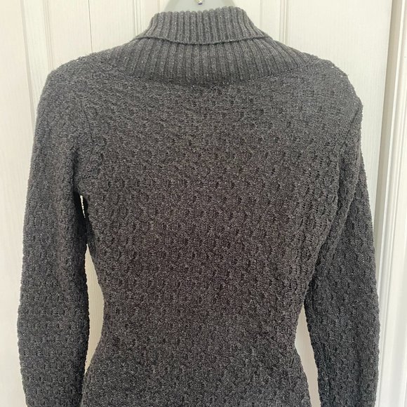 Vee neck sweater - Picture 2 of 5